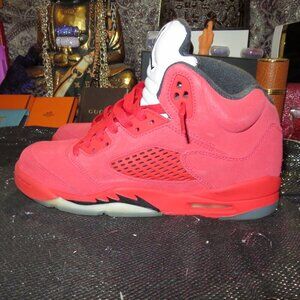 Jordan Retro 5 University Red Suede & Leather sneakers 6.5 Yr 440888-602